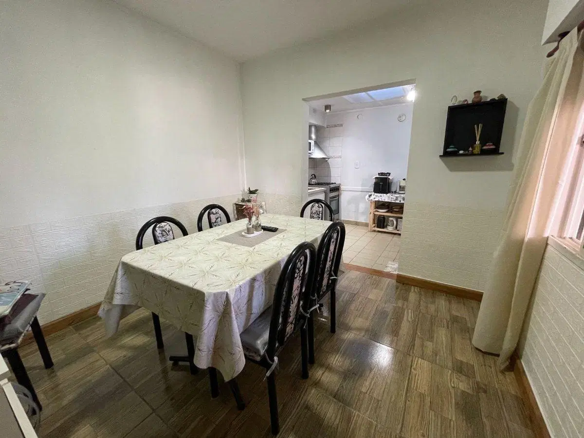 CASA EN VENTA EN LA LOMA LA PLATA 3 DORMITORIOS 2