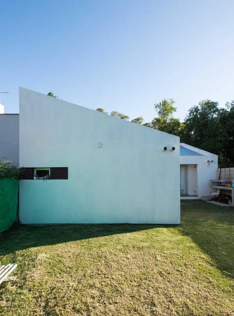 CASA EN VENTA VILLA ELISA 2 DORMITORIOS 2 COCHERAS 4
