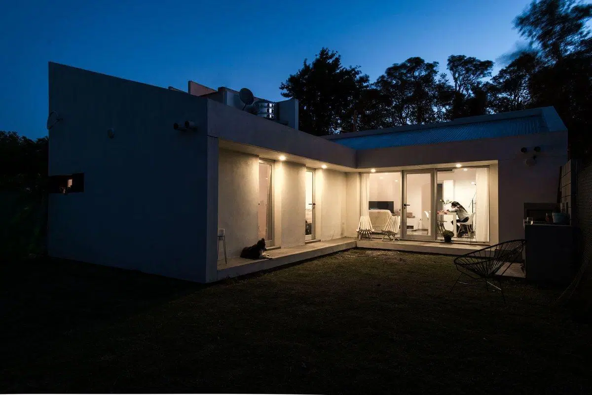 CASA EN VENTA VILLA ELISA 2 DORMITORIOS 2 COCHERAS 5