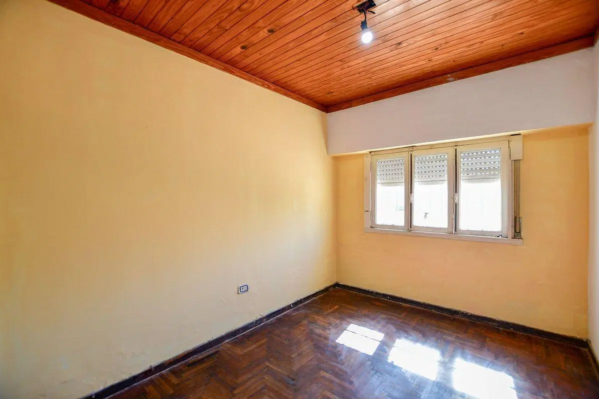 CASA EN VENTA LA PLATA 3 DORMITORIOS+DEPARTAMENTO 5