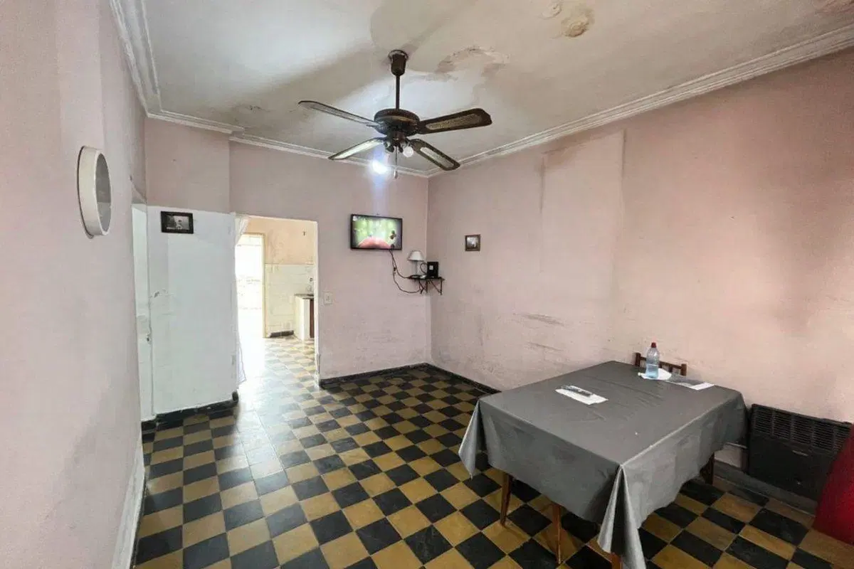 CASA EN VENTA LA PLATA APTO BANCO LOTE 10 X 26 3