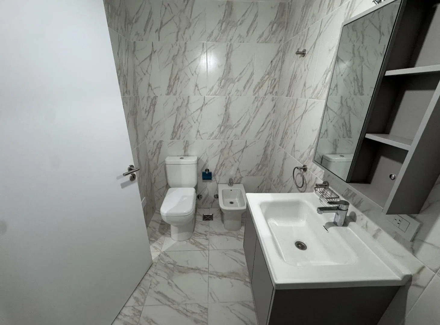 DEPARTAMENTO EN VENTA DEVOTO 4 AMBIENTES COCHERA 5