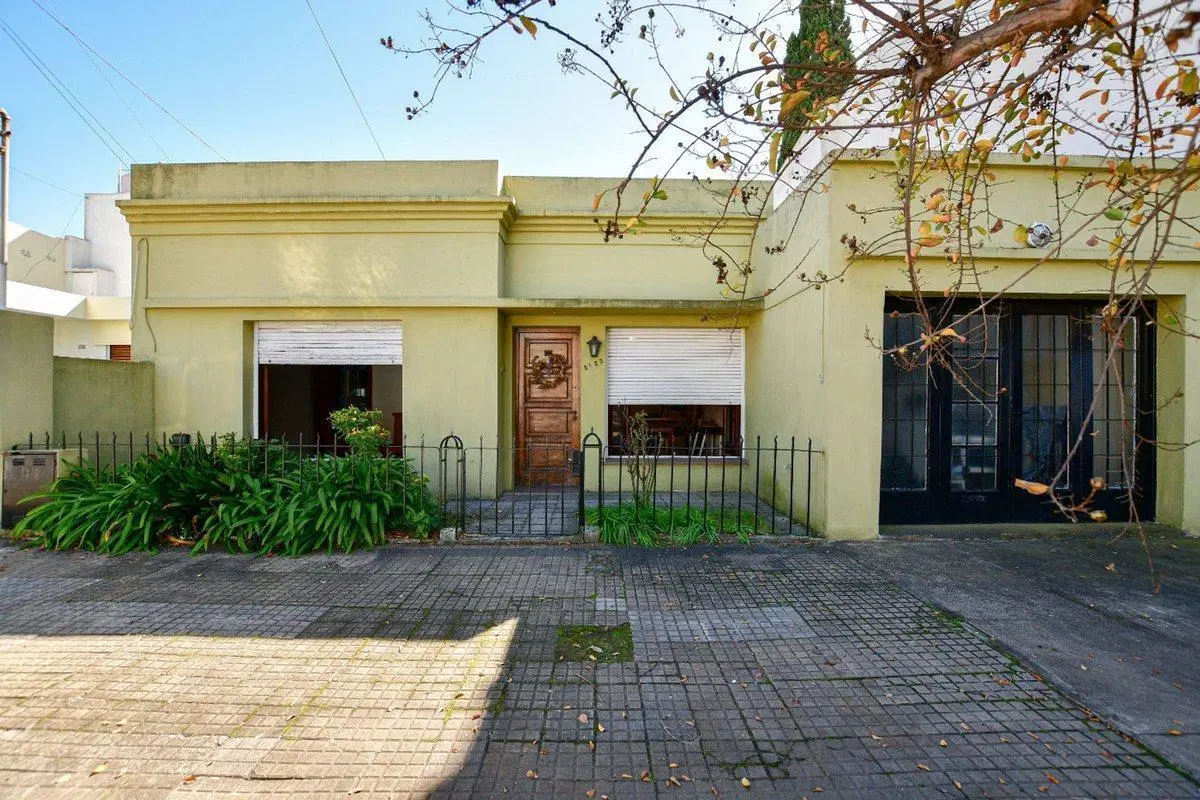 CASA EN VENTA LA PLATA 2 DORMITORIOS 2