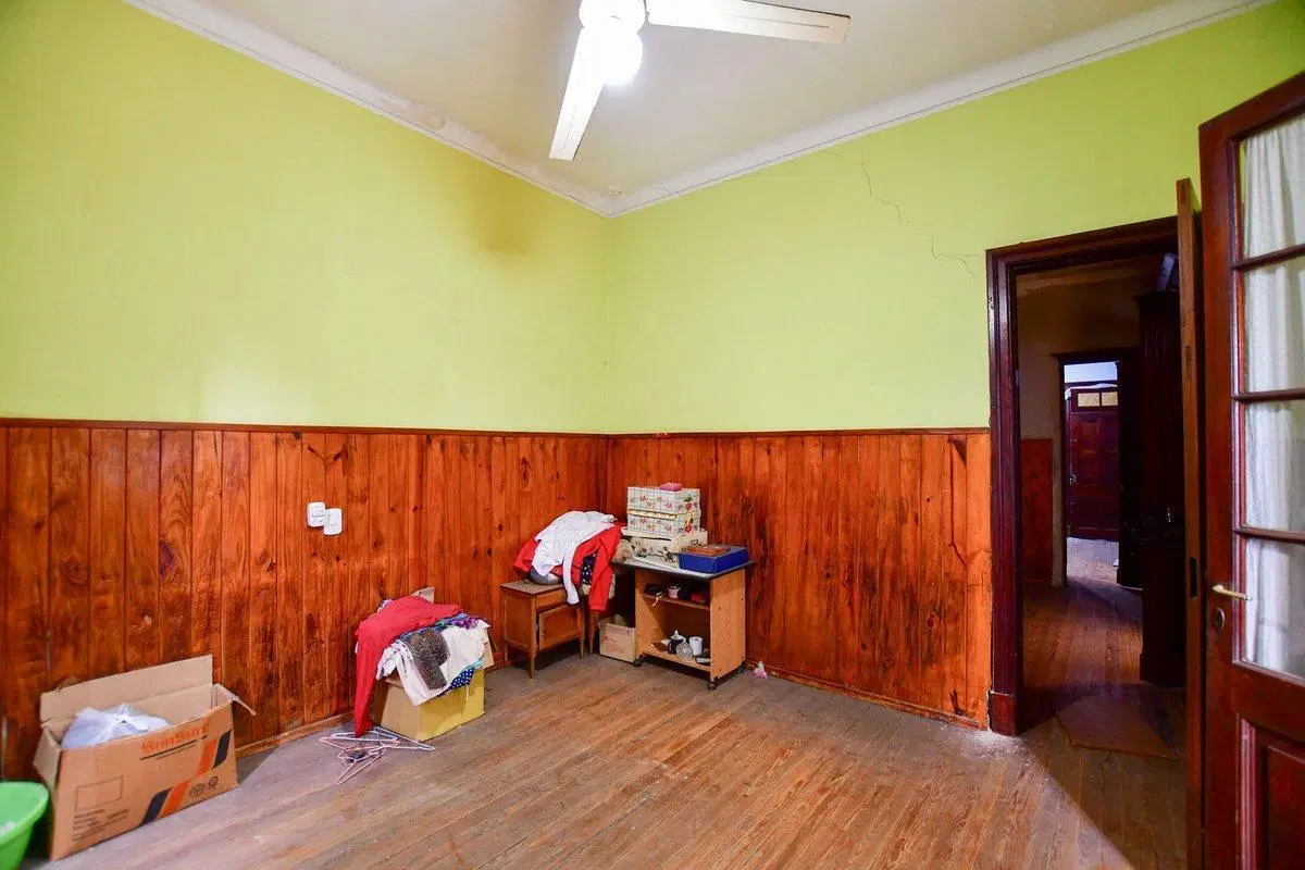 CASA EN VENTA LA PLATA A RECICLAR 3 DORMITORIOS 3