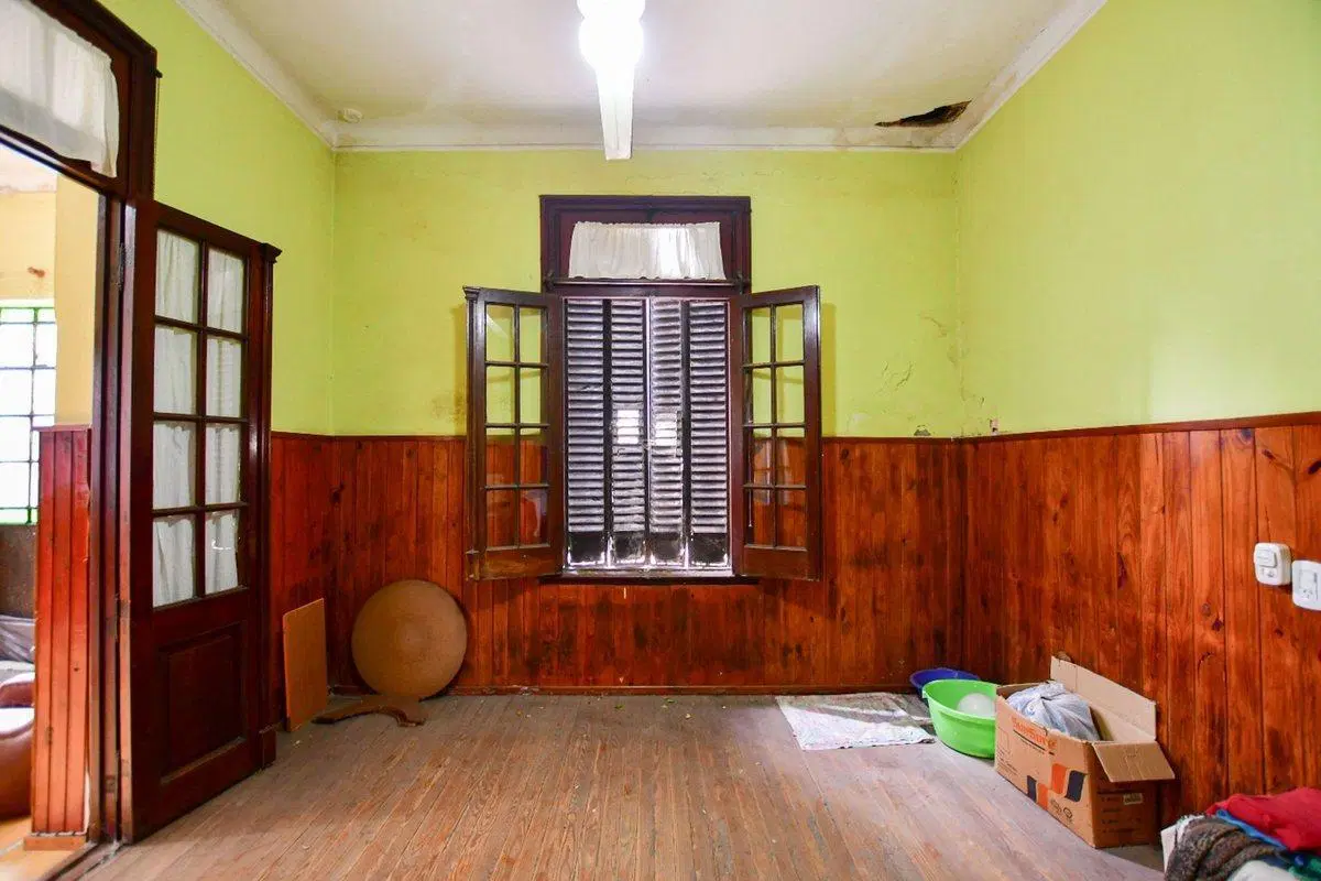 CASA EN VENTA LA PLATA A RECICLAR 3 DORMITORIOS 2