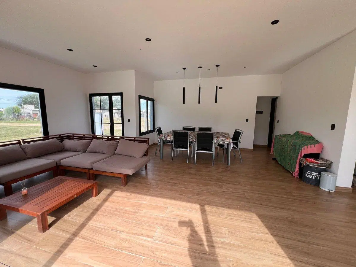 CASA EN VENTA LA PLATA BARRIO LA NATIVA 8