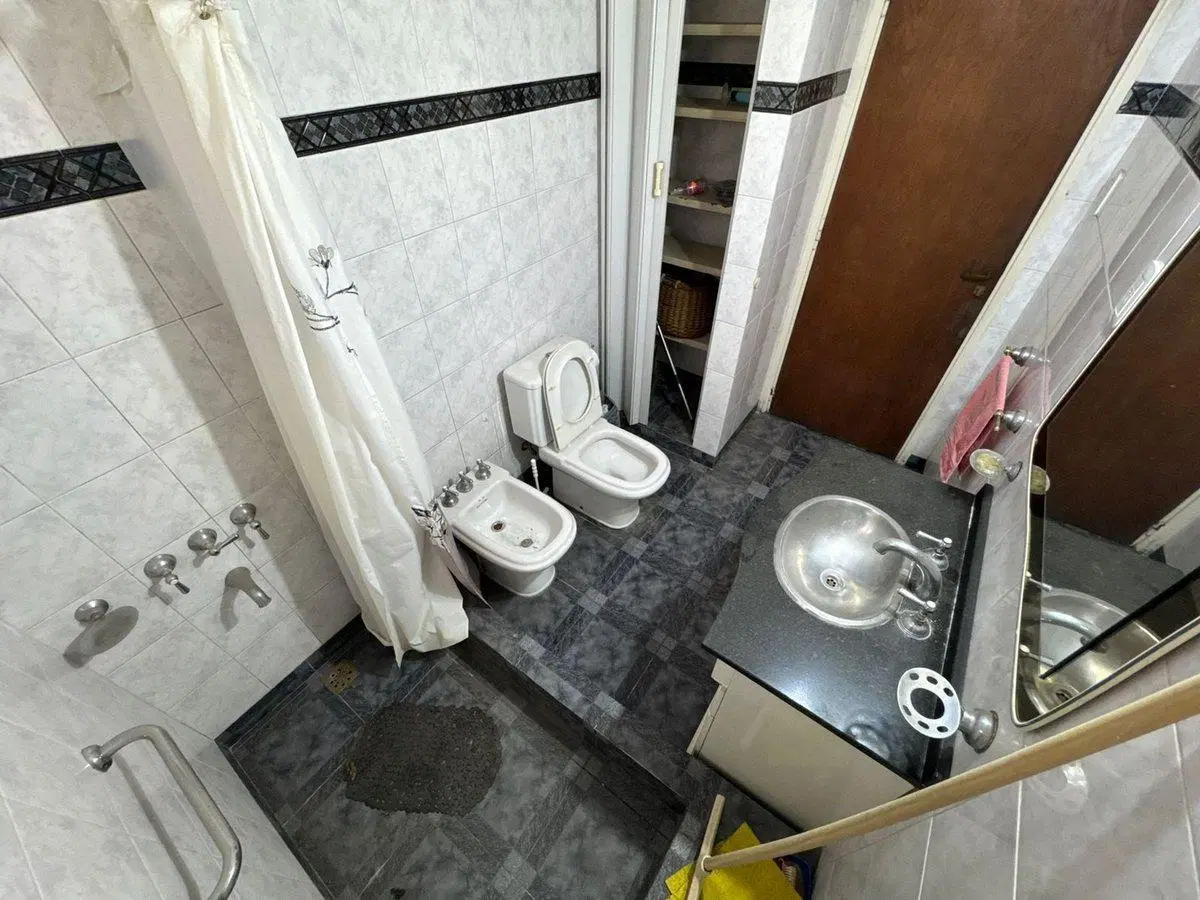 CASA EN VENTA LA PLATA 2 DORMITORIOS 3