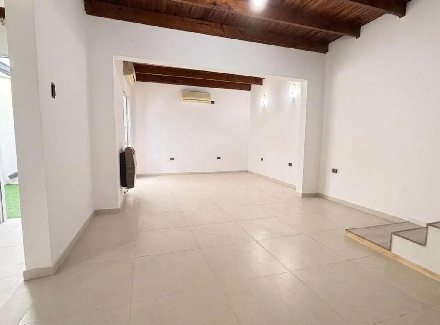 CASA TIPO DUPLEX EN VENTA LA PLATA REFACCIONADO 3