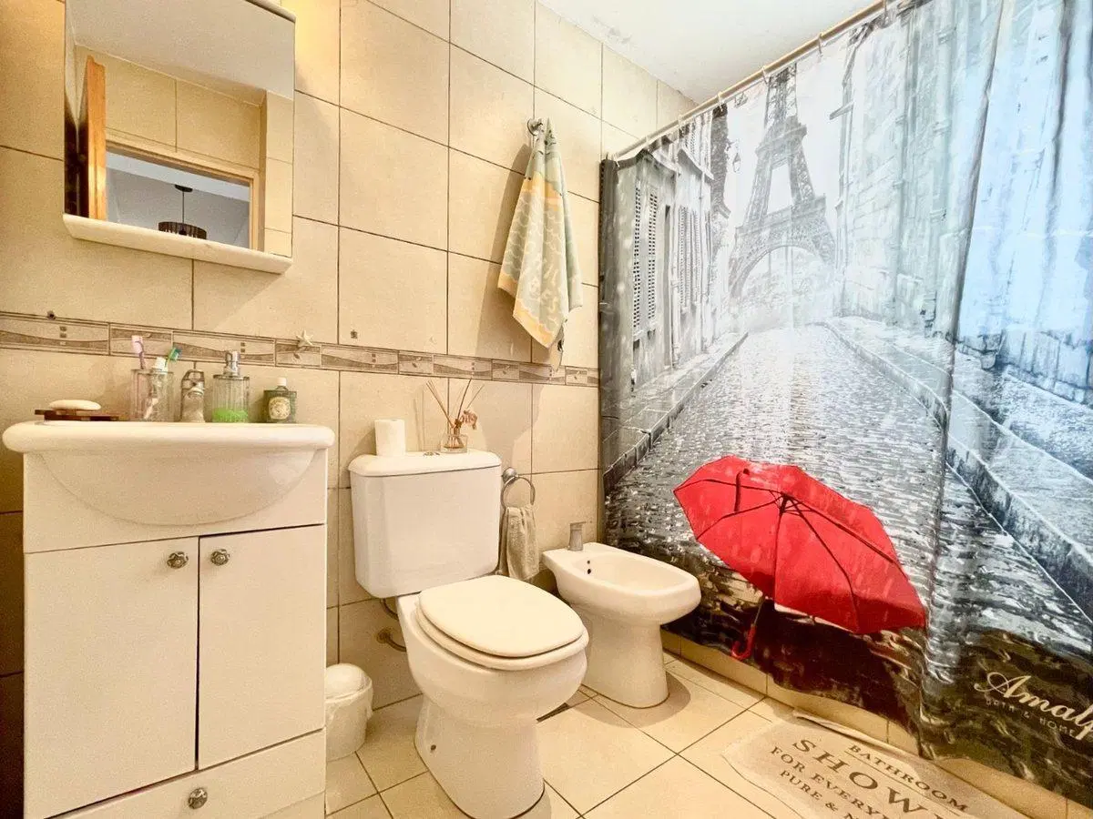 DEPARTAMENTO VENTA LA PLATA 2 DORMITORIOS COCHERA 8
