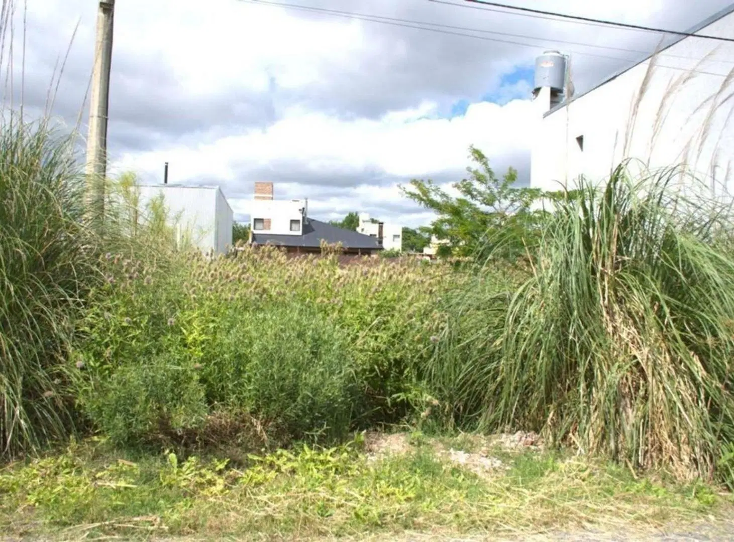 LOTE EN VENTA BARRIO EL PARAISO LOS HORNOS 3