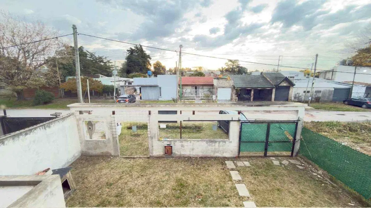 CASA EN VENTA SAN CARLOS LA PLATA 2 DORMITORIOS 2