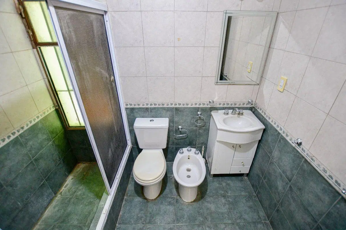 CASA EN VENTA SICARDI 2 DORMITORIOS CON PILETA 3
