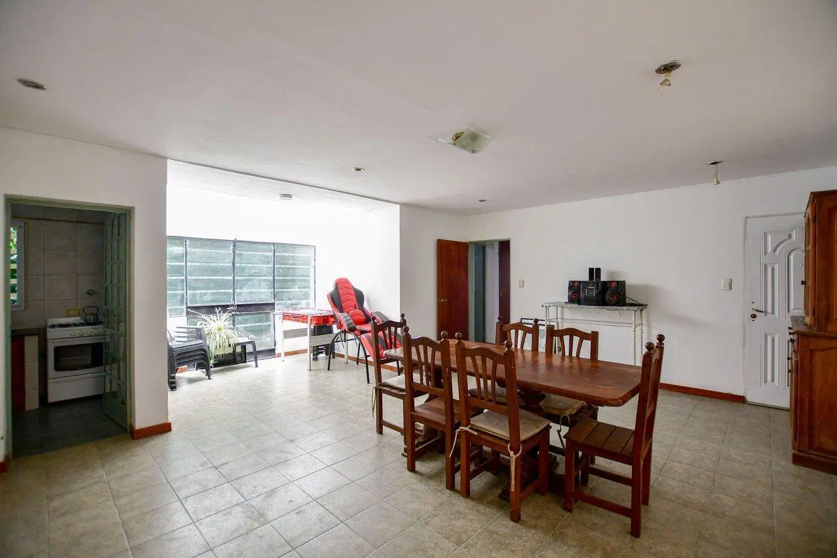 CASA EN VENTA SICARDI 2 DORMITORIOS CON PILETA 4