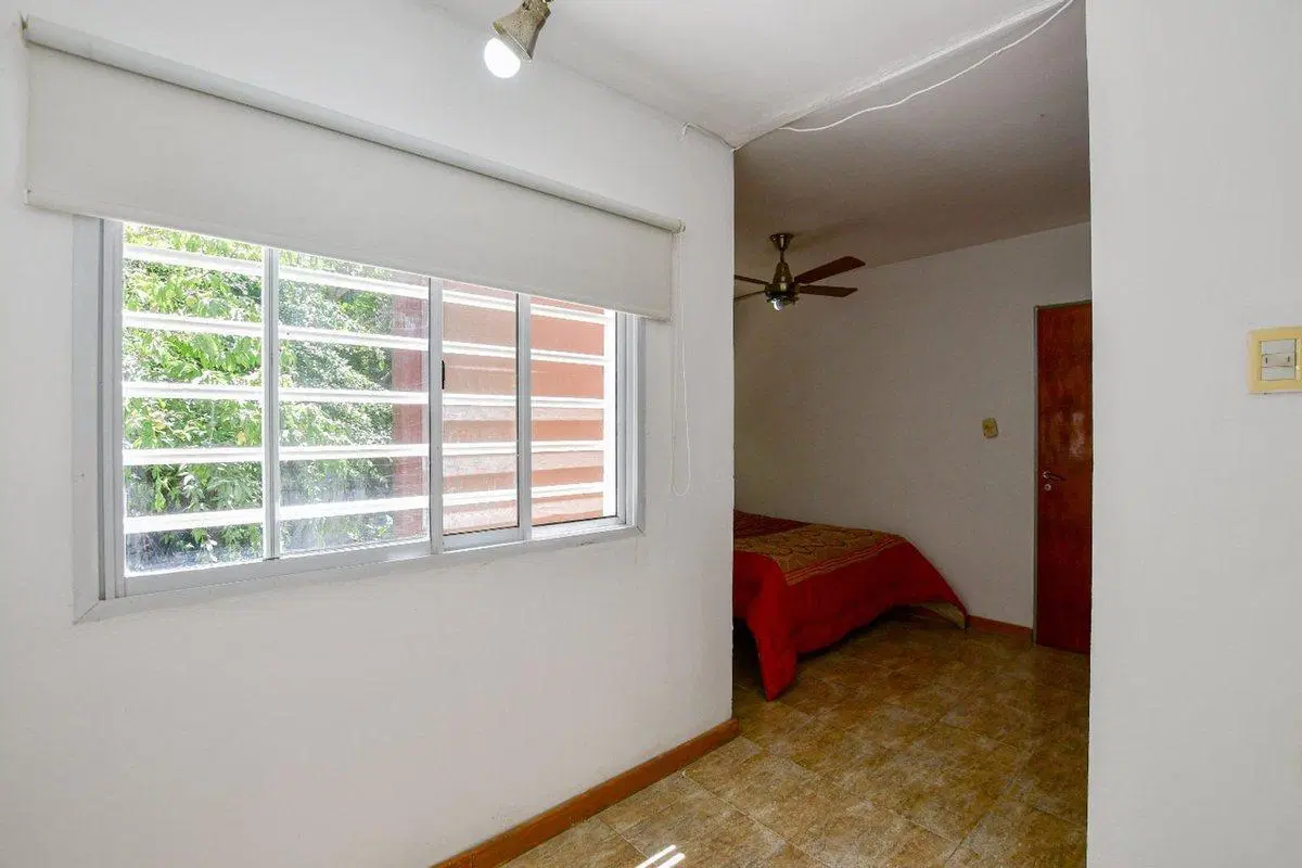 CASA EN VENTA SICARDI 2 DORMITORIOS CON PILETA 2