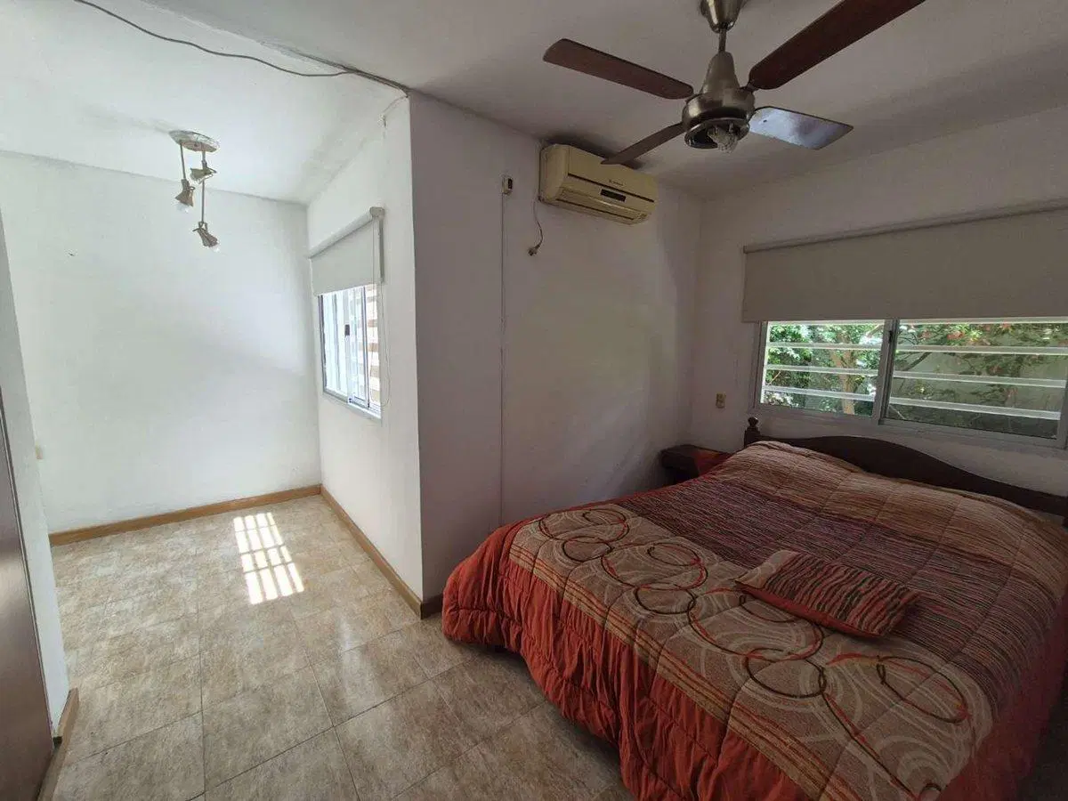 CASA EN VENTA CON PILETA CON LOTE LINDERO SICARDI 3