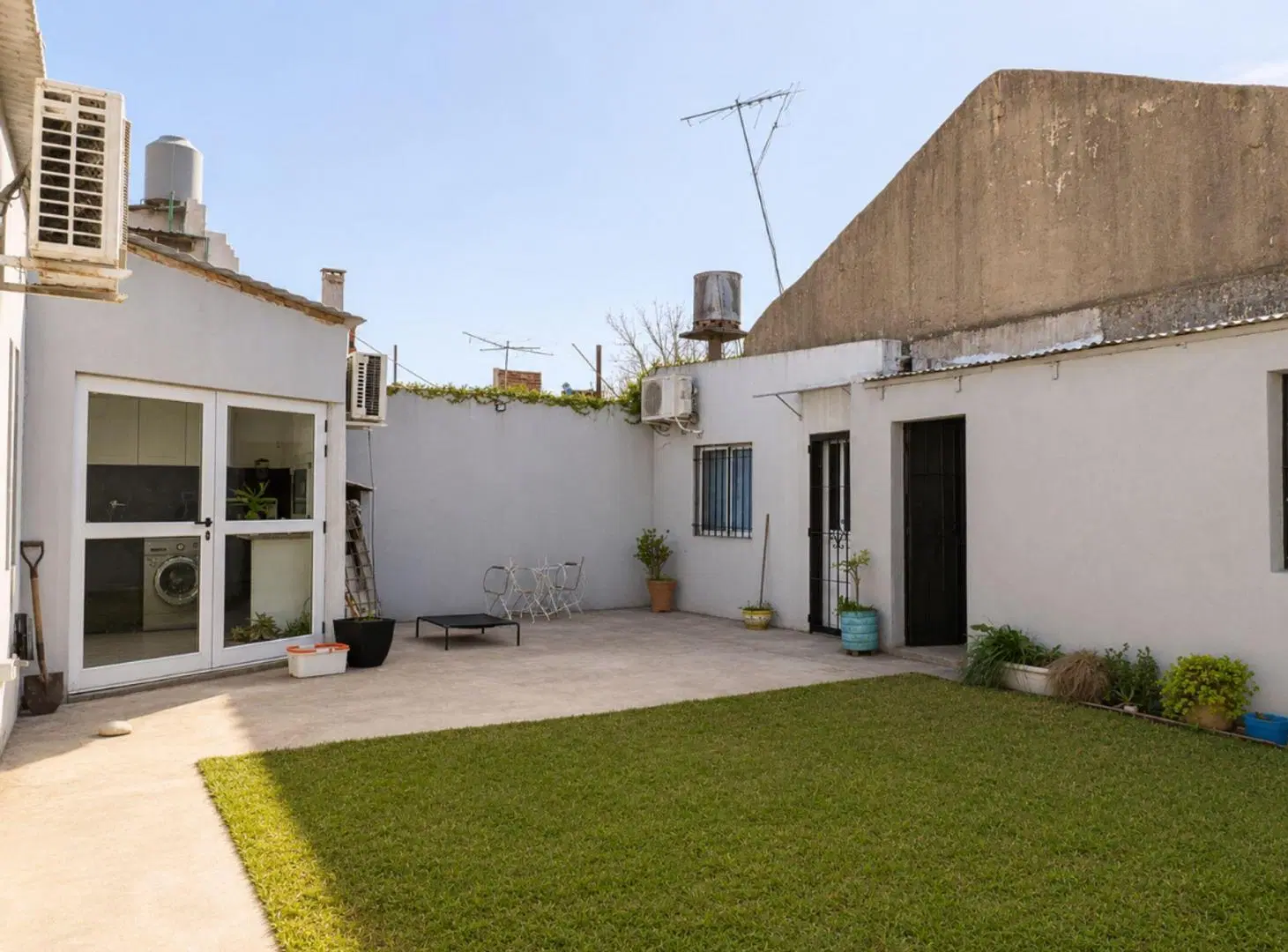 CASA EN VENTA EN LOS HORNOS 3 DORMITORIOS 4