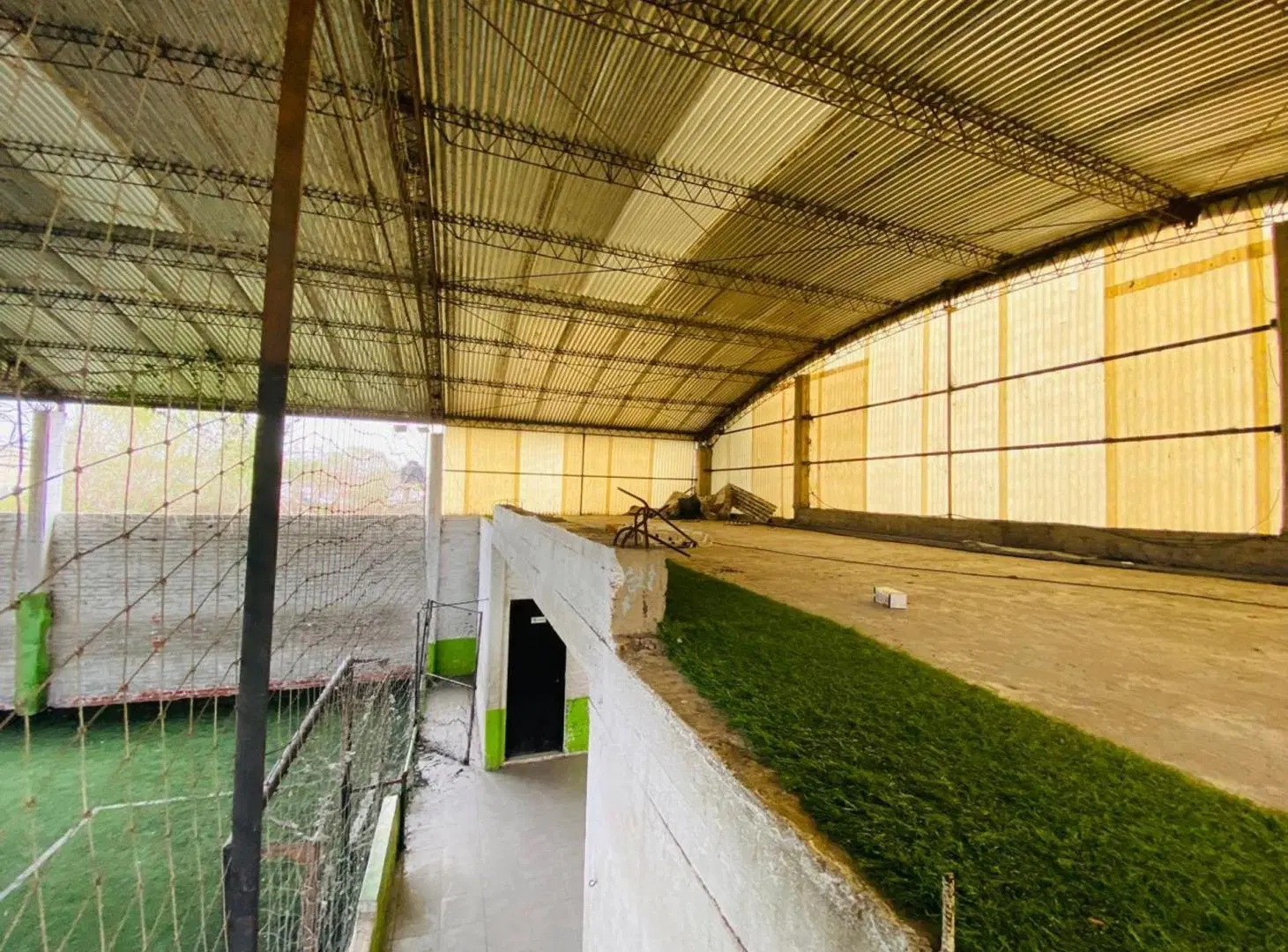 GALPON TERRENOS EN VENTA LA PLATA CANCHA FUTBOL 5