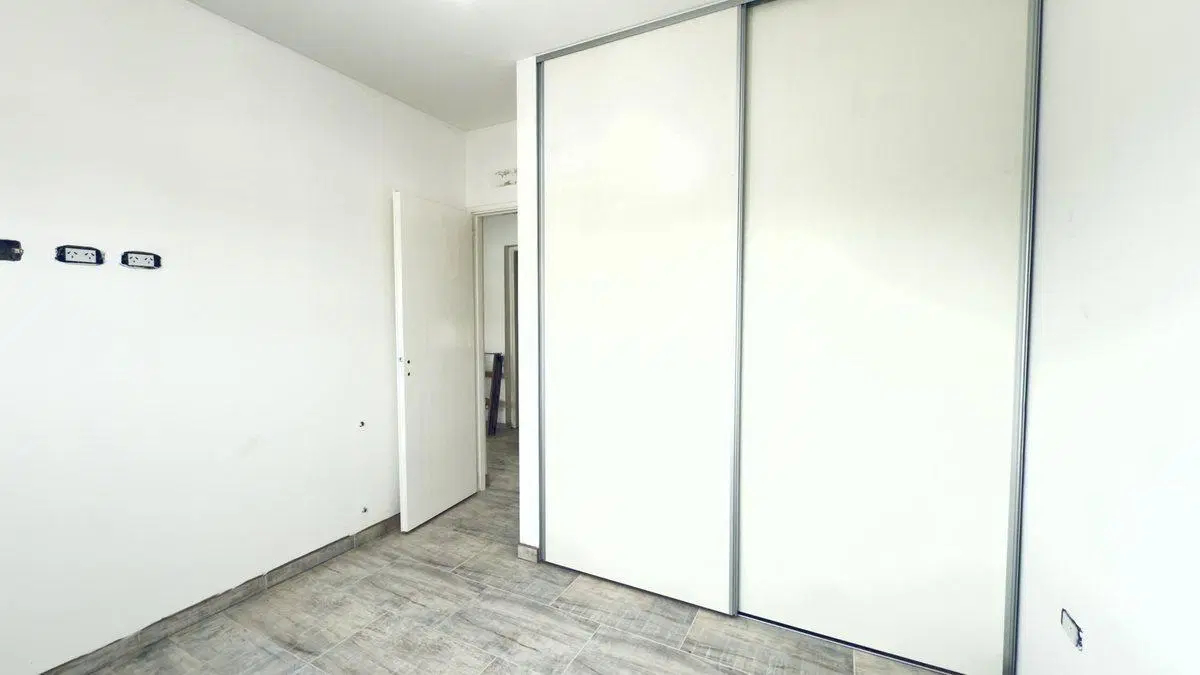 CASA EN VENTA A ESTRENAR EN SICARDI 3 DORMITORIOS 5