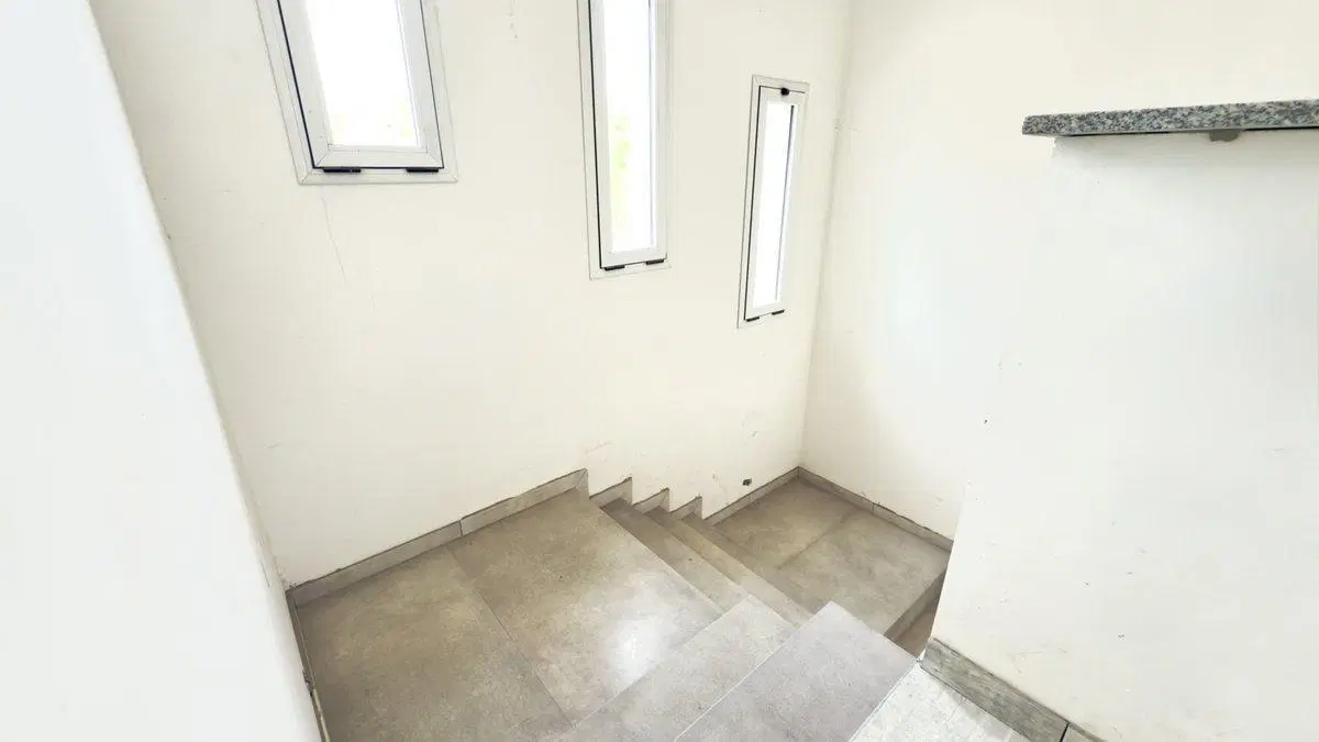 CASA EN VENTA A ESTRENAR EN SICARDI 3 DORMITORIOS 8