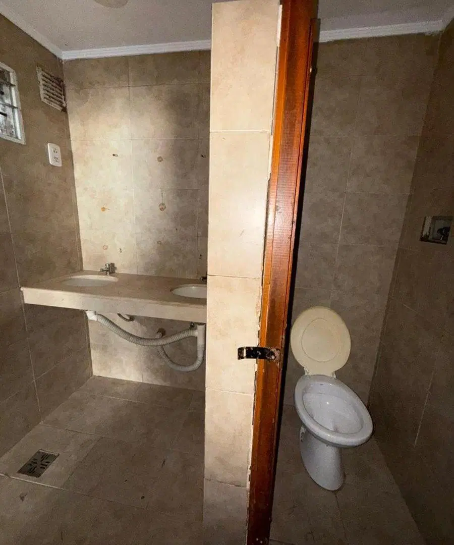 LOCAL EN VENTA LA PLATA ZONA COMERCIAL TERMINAL 2
