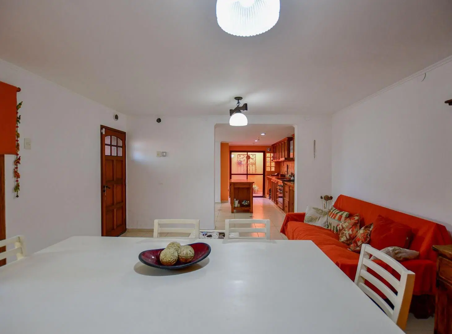 CASA EN VENTA QUILMES 4 DORMITORIOS 8