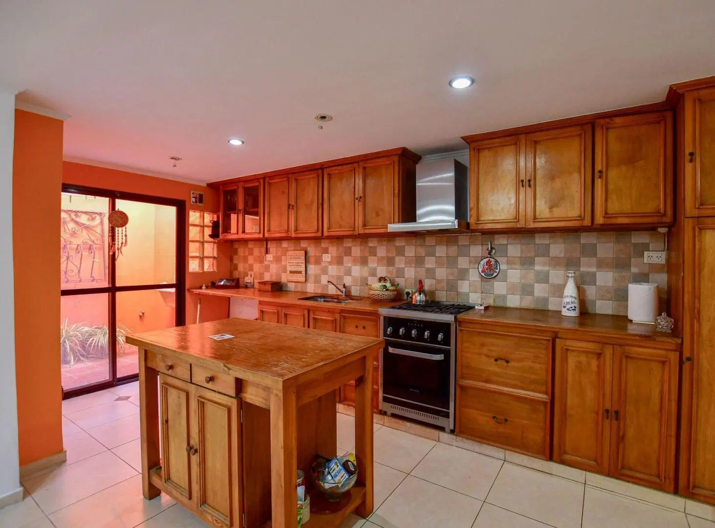 CASA EN VENTA QUILMES 4 DORMITORIOS 5