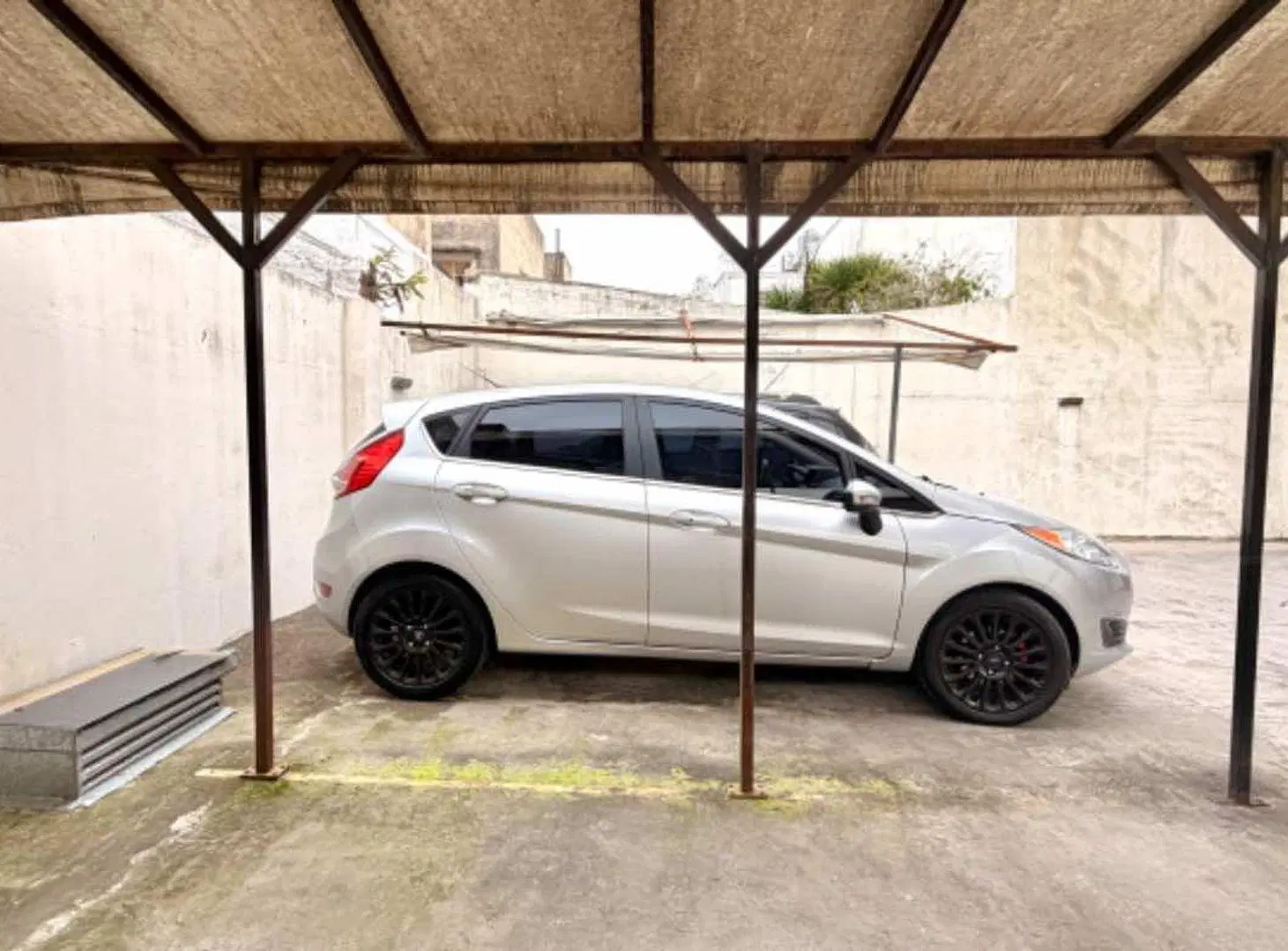 COCHERA EN VENTA - LA PLATA 4