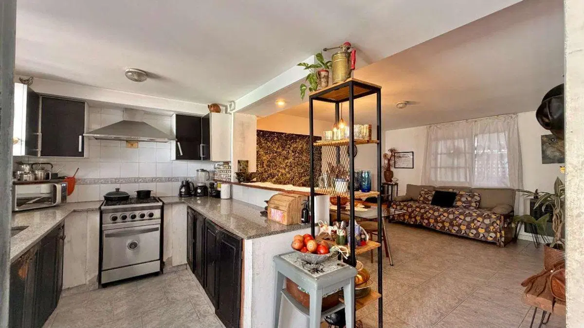 DUPLEX EN VENTA CITY BELL 2 DORMITORIOS Y PILETA 4
