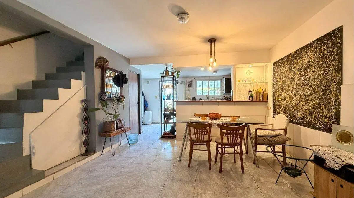 DUPLEX EN VENTA CITY BELL 2 DORMITORIOS Y PILETA 5