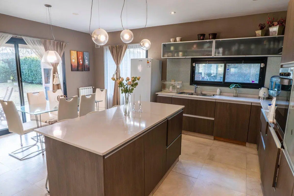 CASA VENTA LOS JAZMINES PILAR DEL ESTE APTO BANCO 8