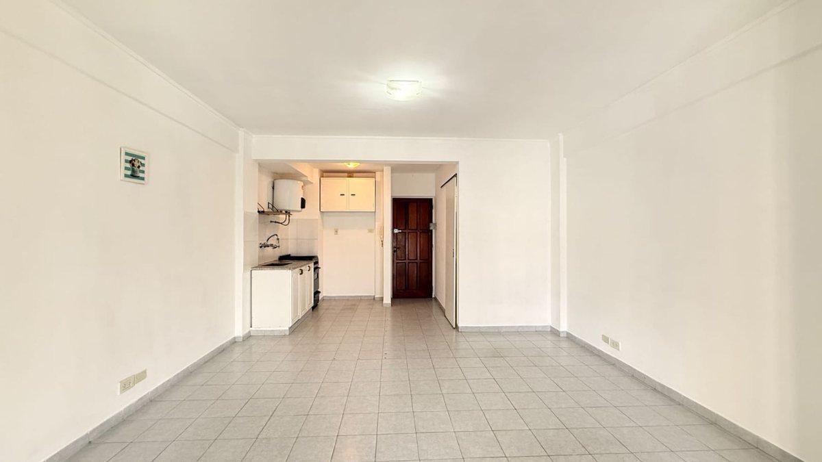 Foto de MONOAMBIENTE EN VENTA LA PLATA CENTRO APTO BANCO, imagen 2