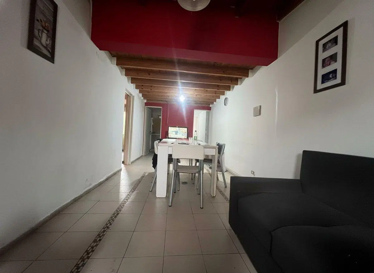 CASA EN VENTA LA PLATA PH FRENTE 2 DORMITORIOS 4