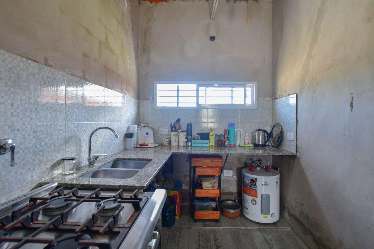 Foto de CASA EN VENTA EN PARQUE SICARDI 2 DORMITORIOS, imagen 3
