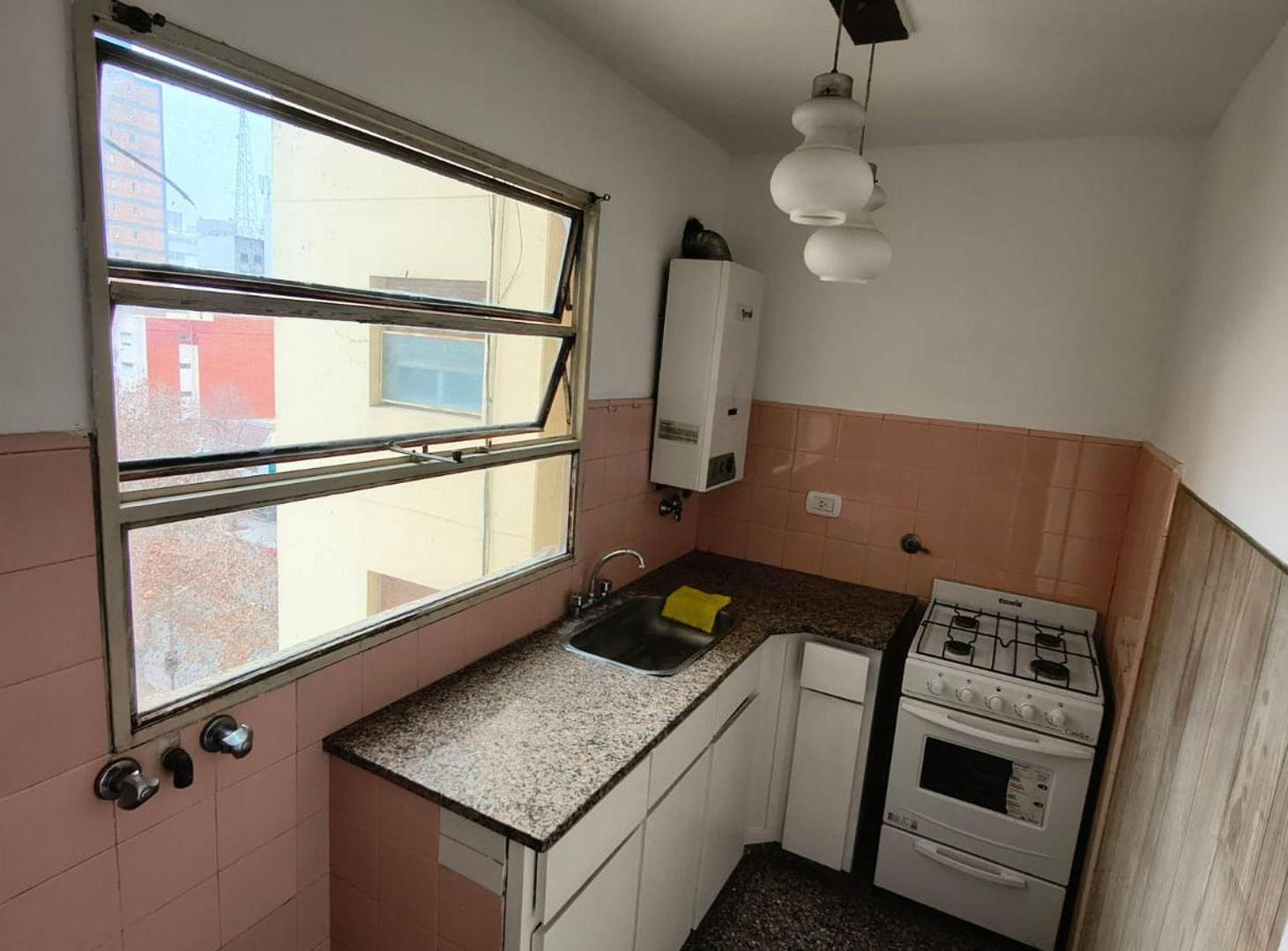Foto de DEPARTAMENTO EN ALQUILER LA PLATA CON BALCON, imagen 3