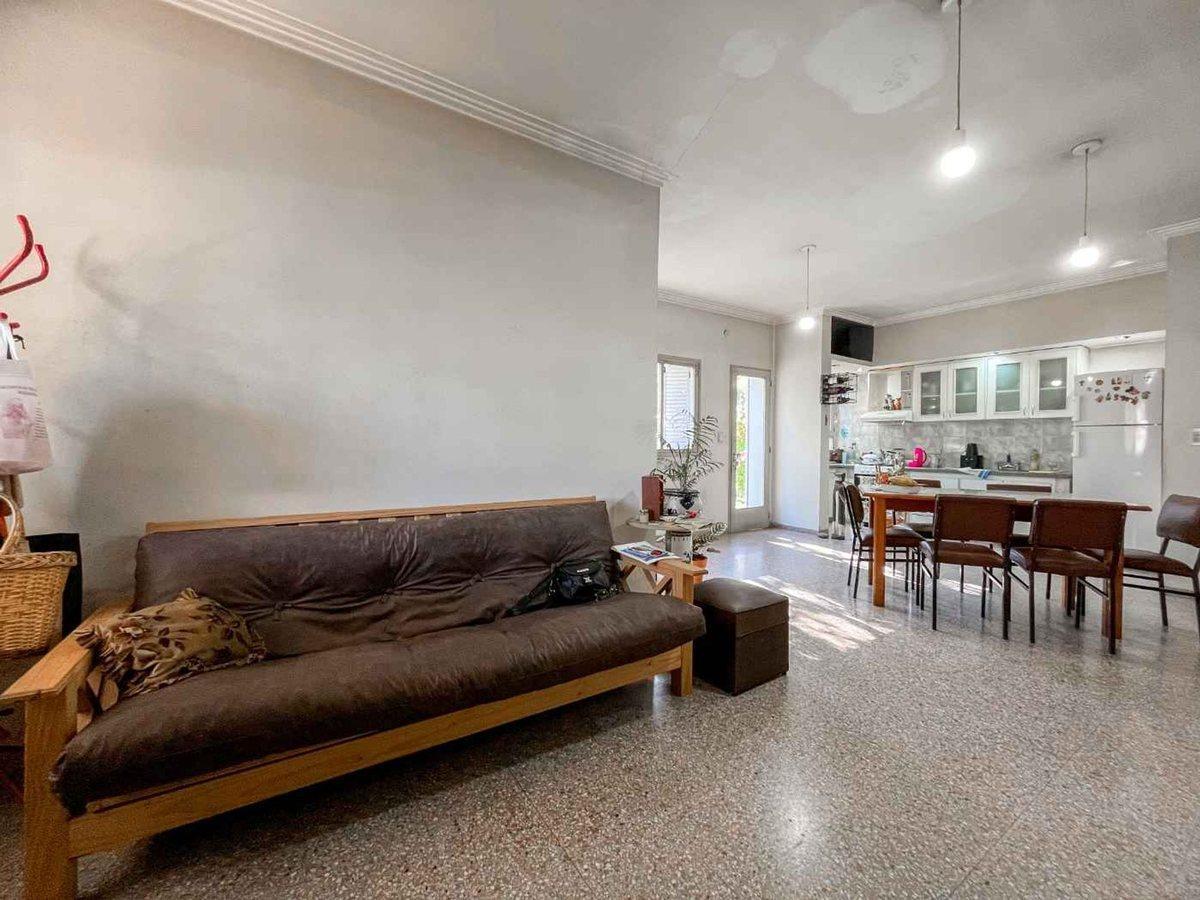 Foto de CASA EN VENTA ARANA LA PLATA 4 DORMITORIOS, imagen 2