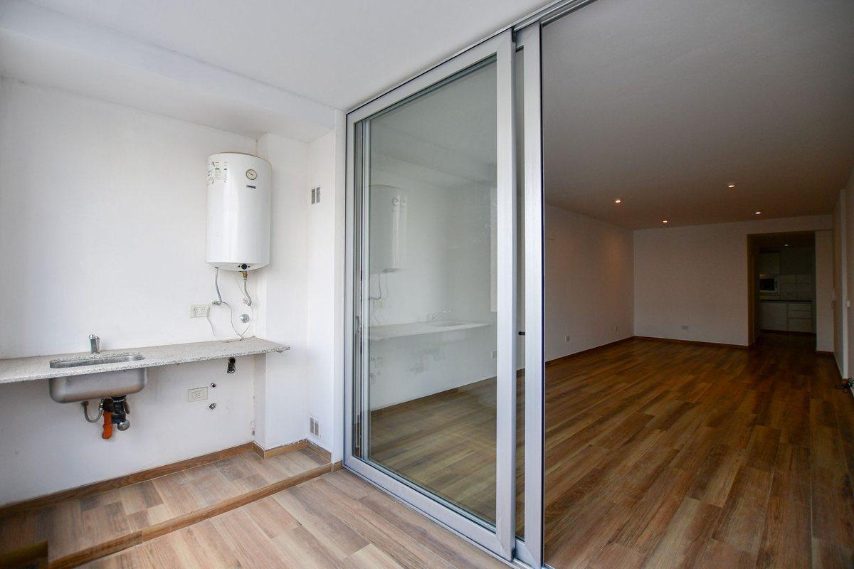 Foto de MONOAMBIENTE DIVISIBLE VENTA LA PLATA CON BALCON, imagen 3