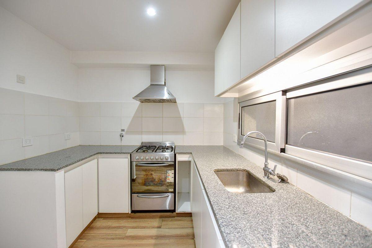 Foto de MONOAMBIENTE DIVISIBLE VENTA LA PLATA CON BALCON, imagen 4