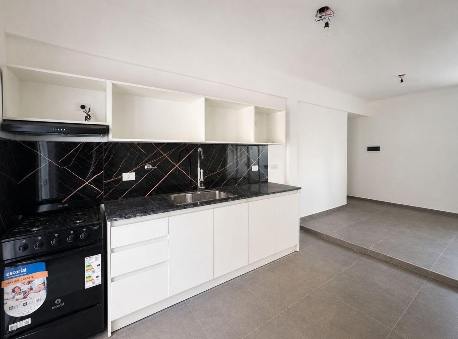 Foto de PH EN VENTA LA PLATA PLAZA MALVINAS 2 DORMITORIOS, imagen 2