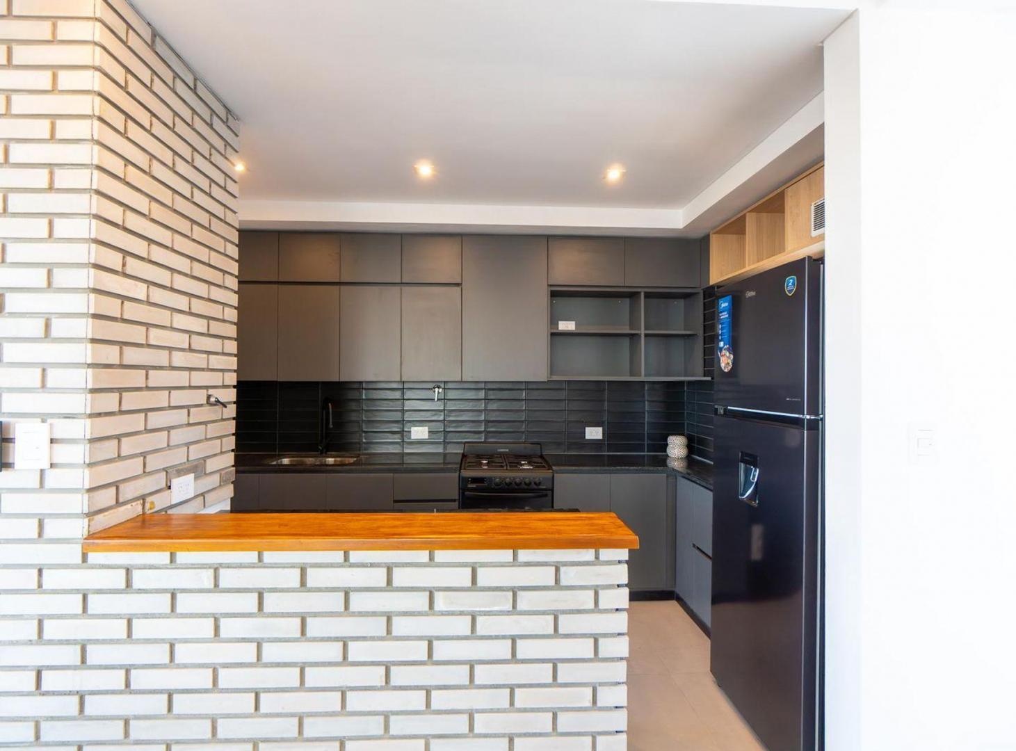 Foto de PISO DE CATEGORIA EN VENTA LA PLATA PLAZA OLAZABAL, imagen 3