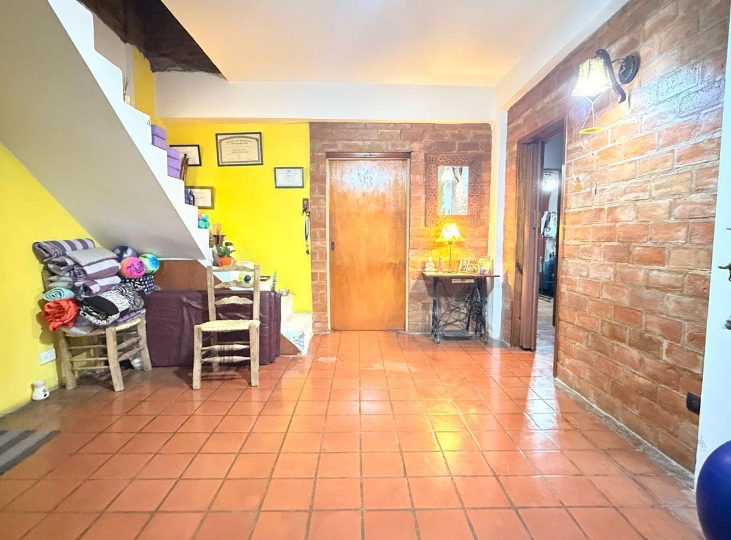 Foto de CASA VENTA BERAZATEGUI CON MONOMABIENTE AL FRENTE, imagen 1