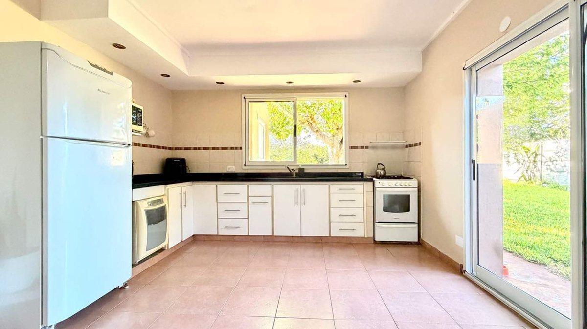 Foto de CASA EN VENTA CITY BELL - 4 DORMITORIOS., imagen 2