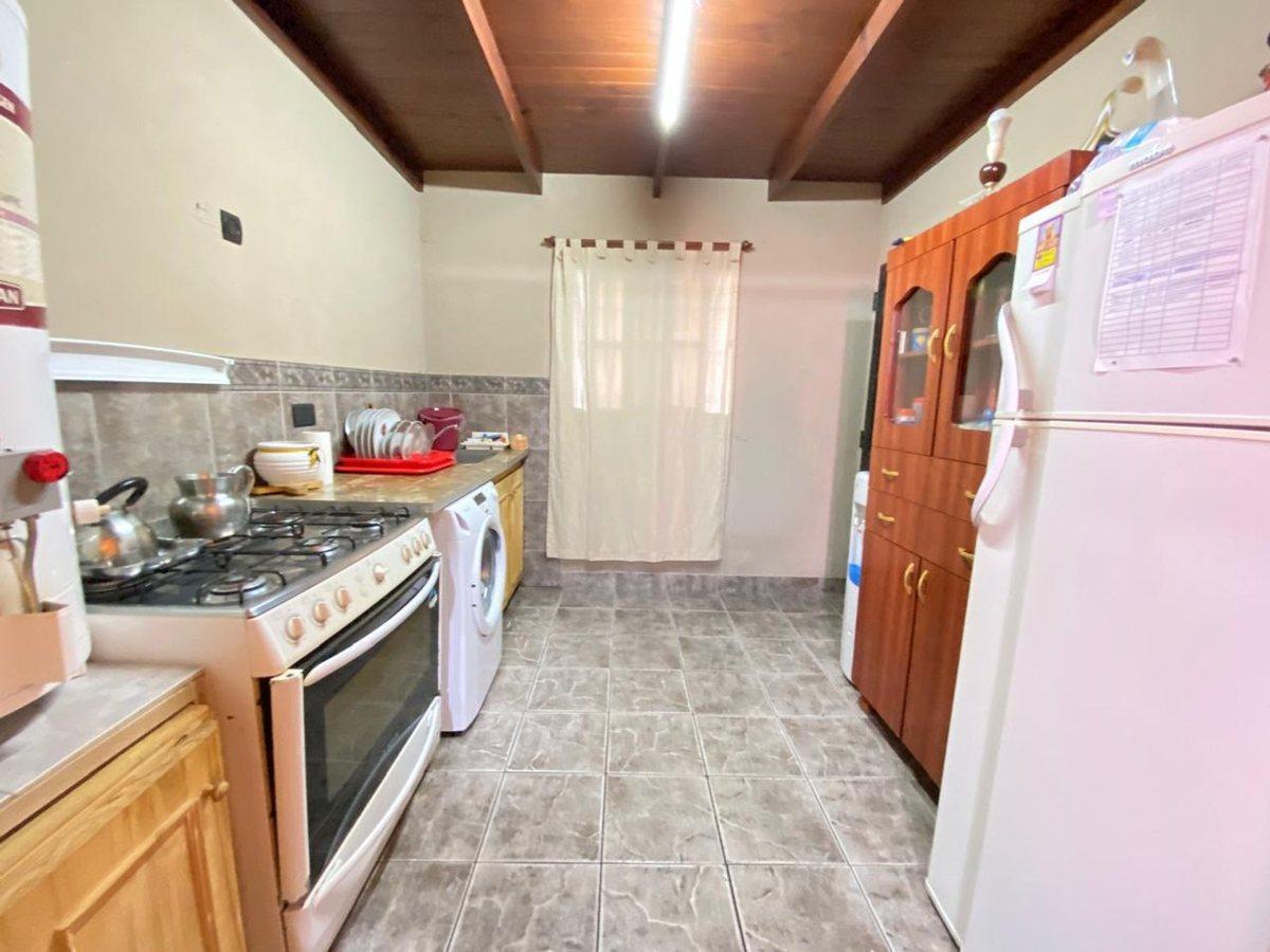 Foto de CASA EN VENTA LA PLATA + DUPLEX CON PARQUE +TALLER, imagen 3