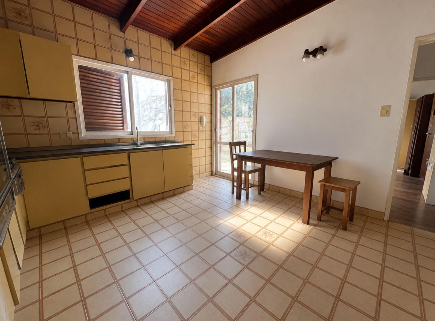 Foto de CASA EN VENTA LA PLATA 3 DORMITORIOS A REFACCIONAR, imagen 3