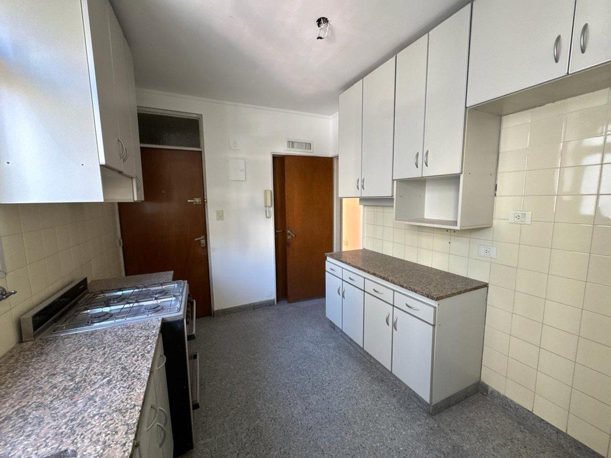 Foto de DEPARTAMENTO VENTA LA PLATA CENTRO 2 DORMITORIOS, imagen 2