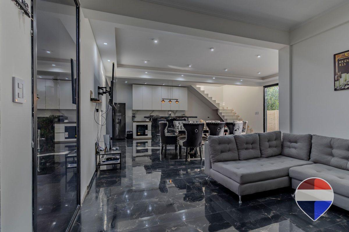 Foto de CASA VENTA GORINA 3 DORMITORIOS PARQUE PILETA, imagen 4