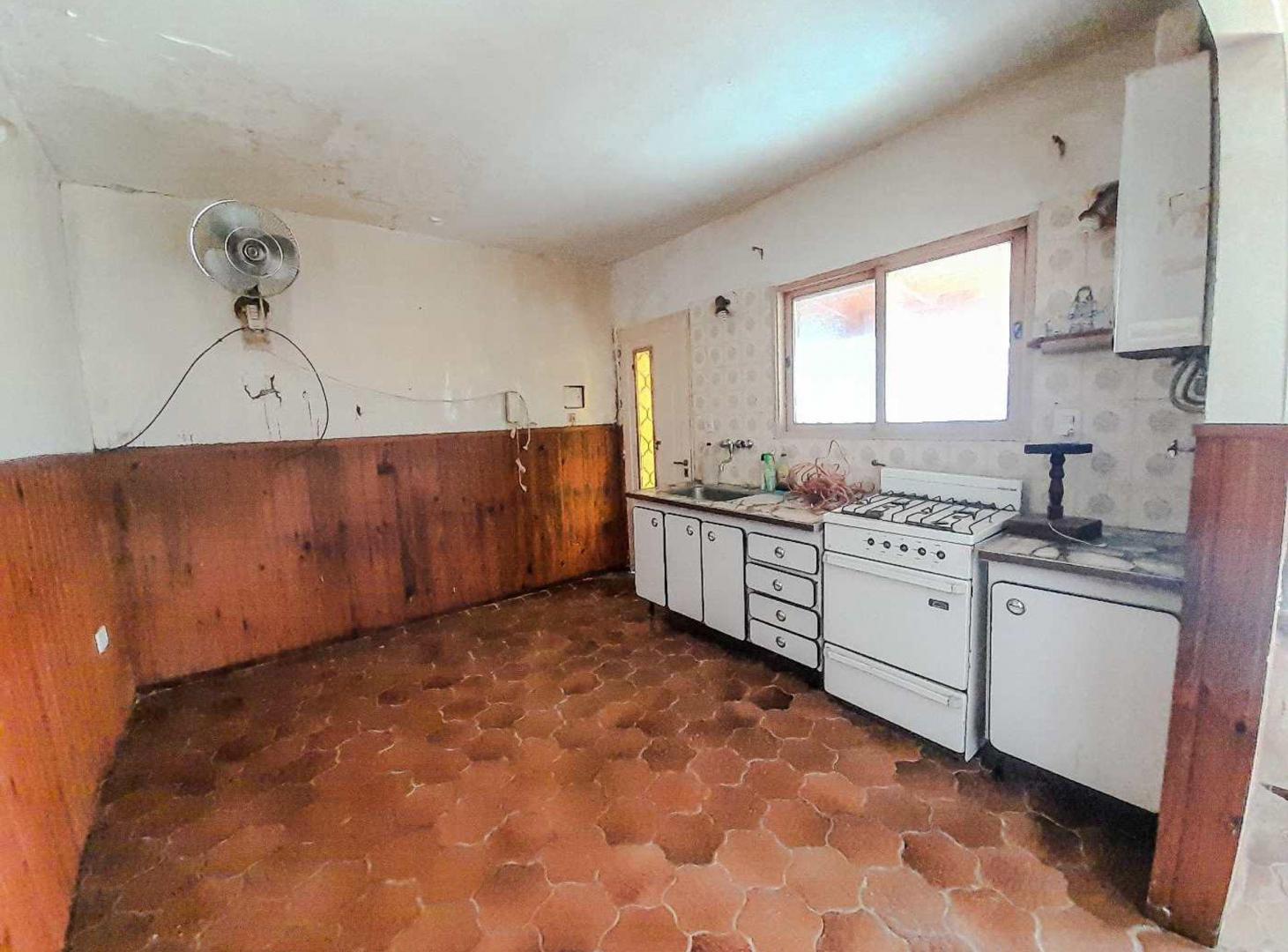 Foto de PH VENTA A RECICLAR LOS HORNOS 2 DORMITORIOS, imagen 1