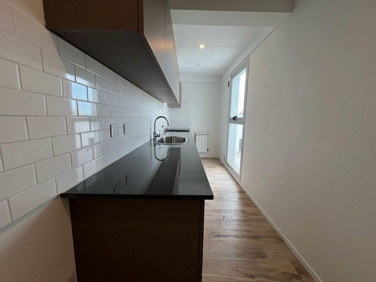 Foto de DUPLEX EN VENTA LA PLATA 2 DORMITORIOS TERRAZA, imagen 2