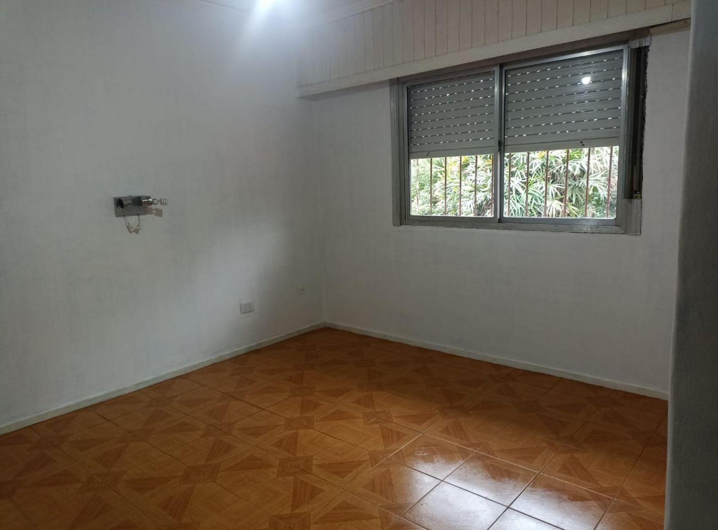Foto de CASA QUINTA EN VENTA 2 DORMITORIOS EN GLEW, imagen 4