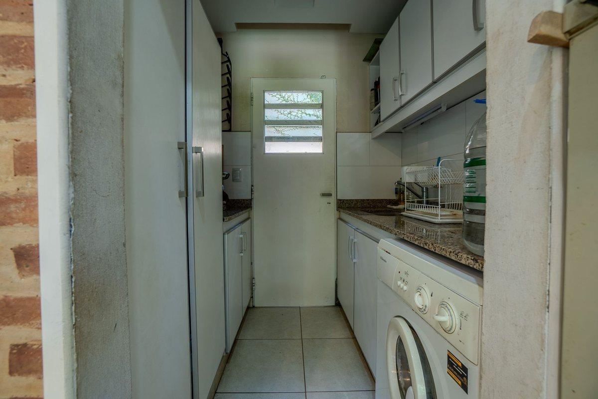 Foto de CASA EN VENTA GONNET 3 DORMITORIOS APTA BANCO, imagen 3