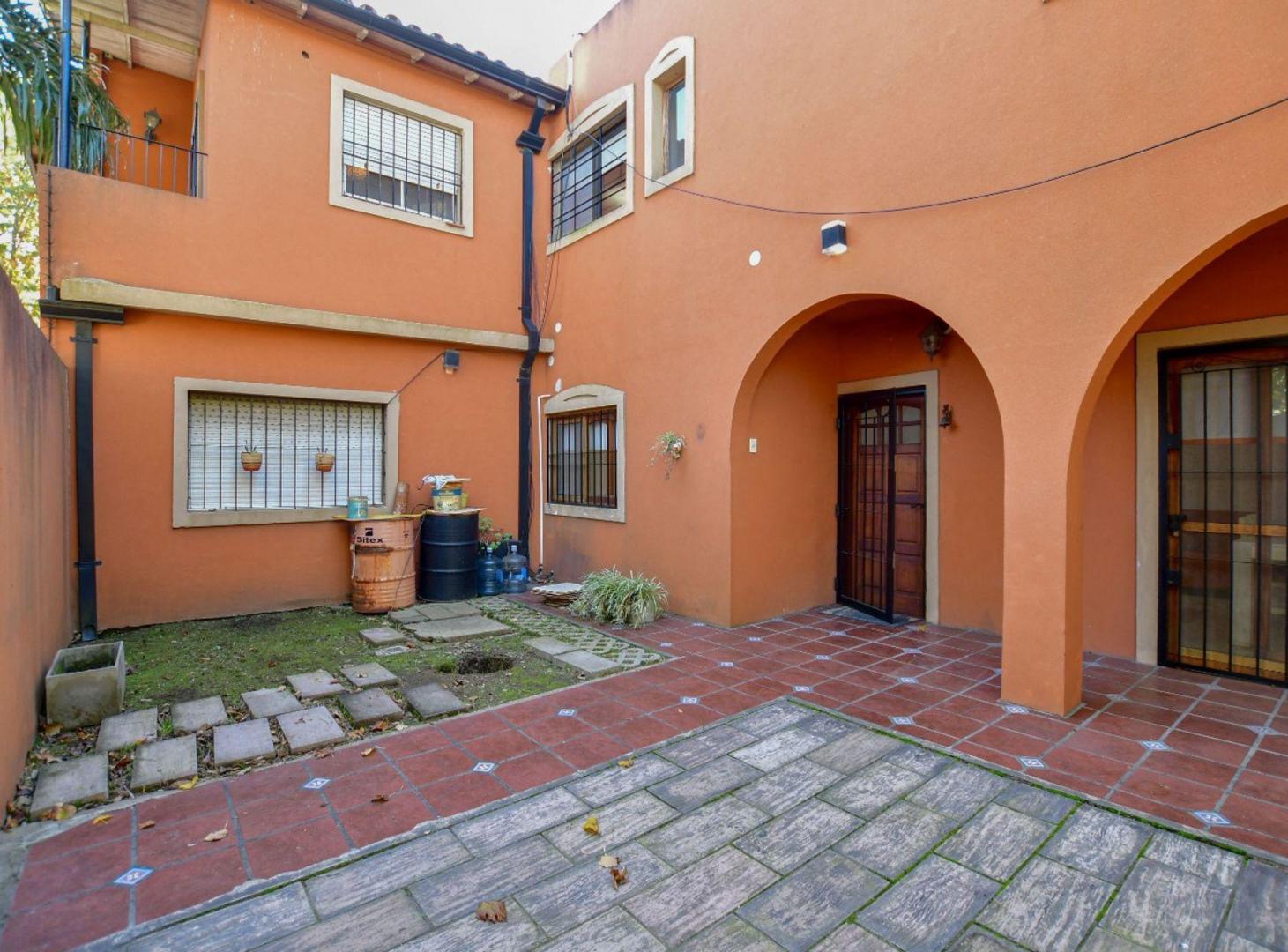 Foto de CASA EN VENTA QUILMES 4 DORMITORIOS, imagen 1